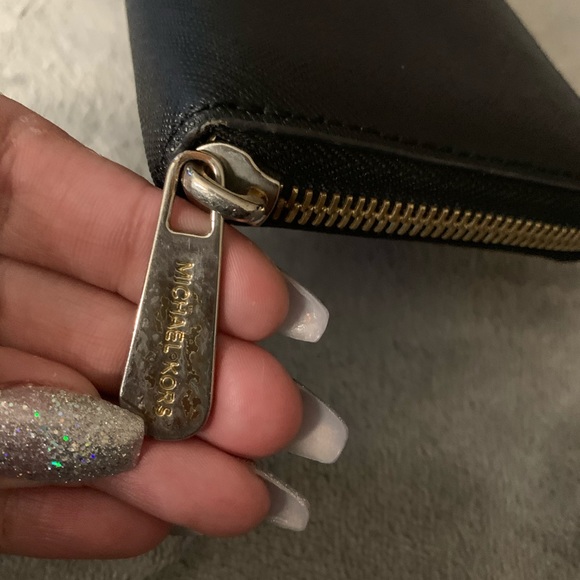 Used Michael Kors Wallet - Picture 2 of 4